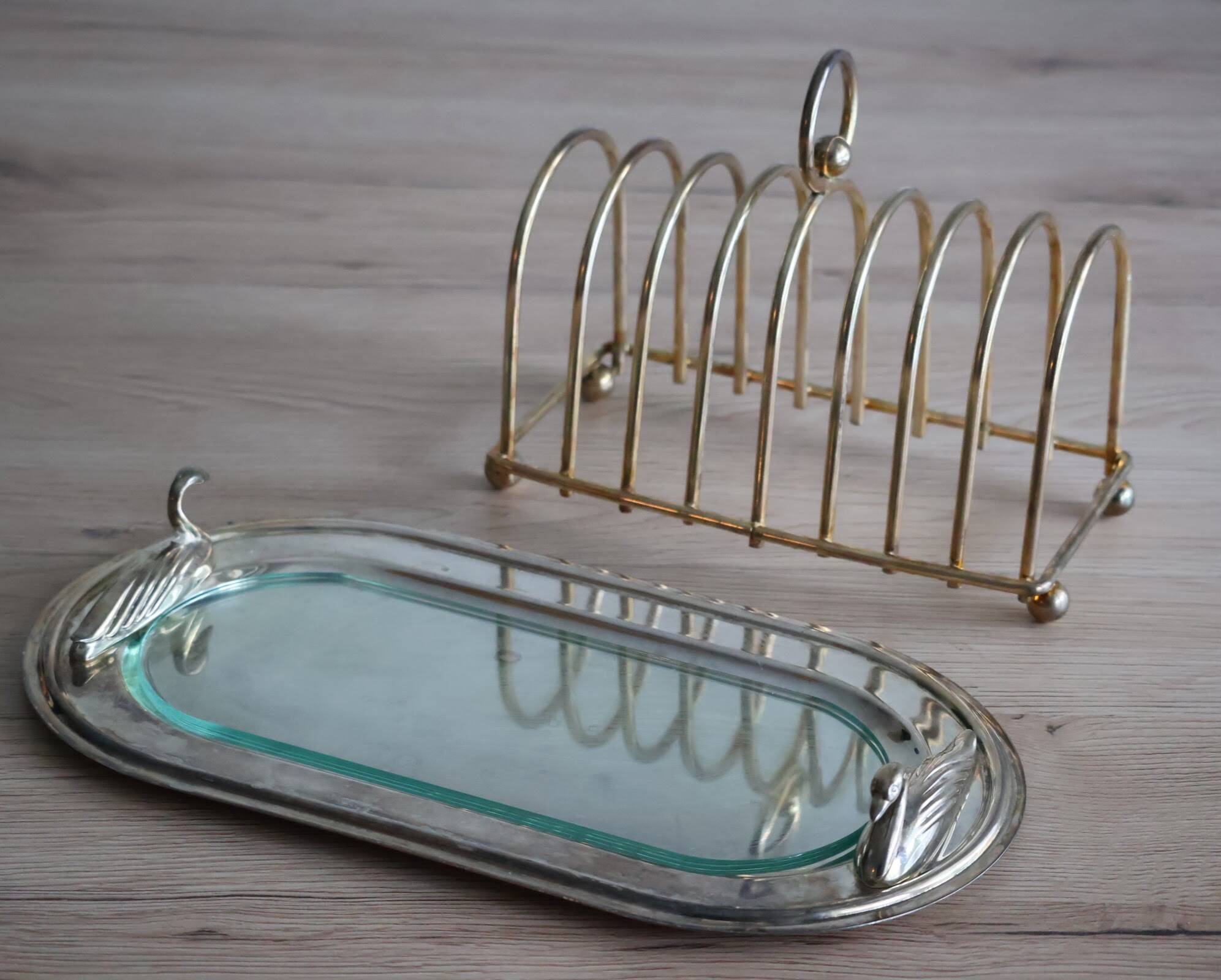 Foie gras presentation service dish in metal and glass and its toast holder