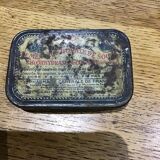 Boîte ancienne médicaments