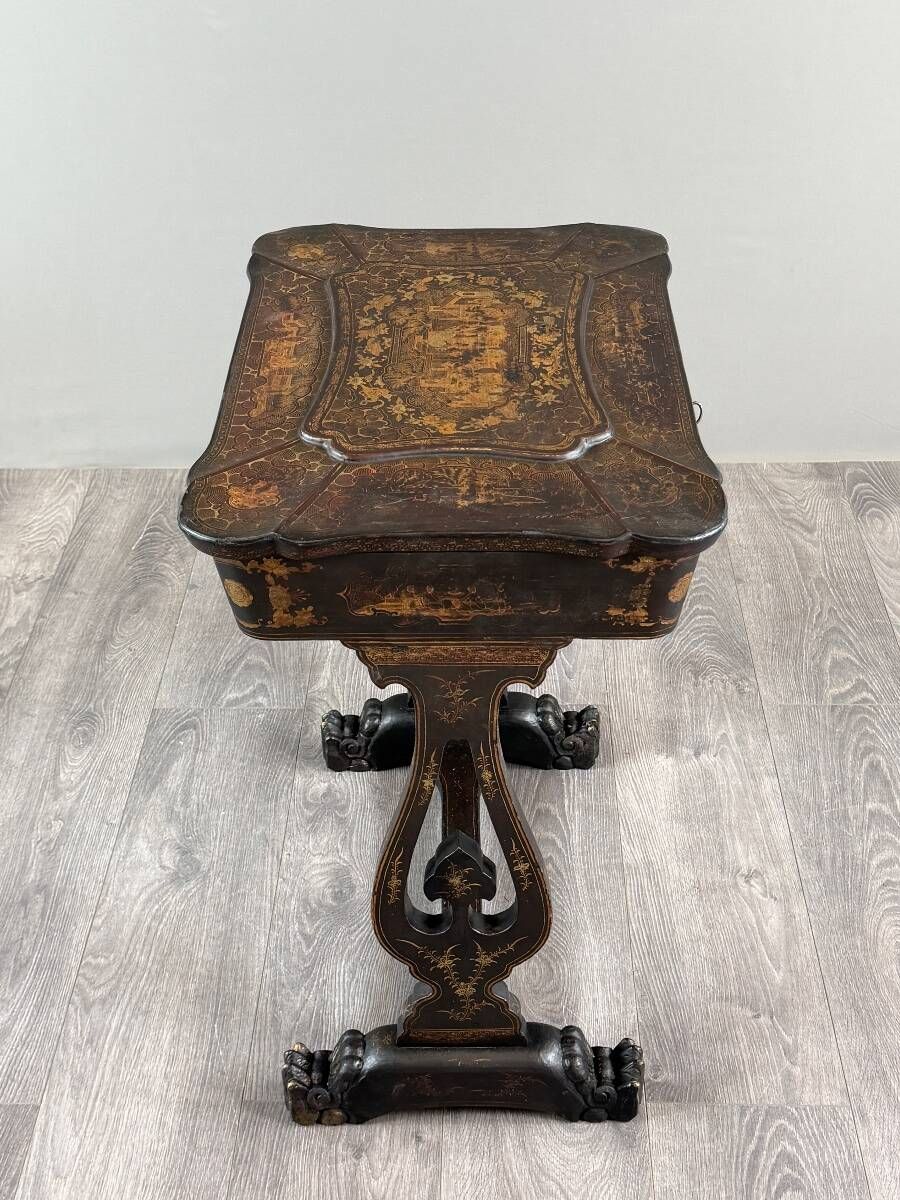 Necessary sewing furniture in blackened wood, Napoleon III style, 19th century.