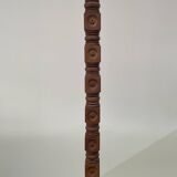 Brutalist floor lamp in turned wood, in the style of Charles Dudouyt.