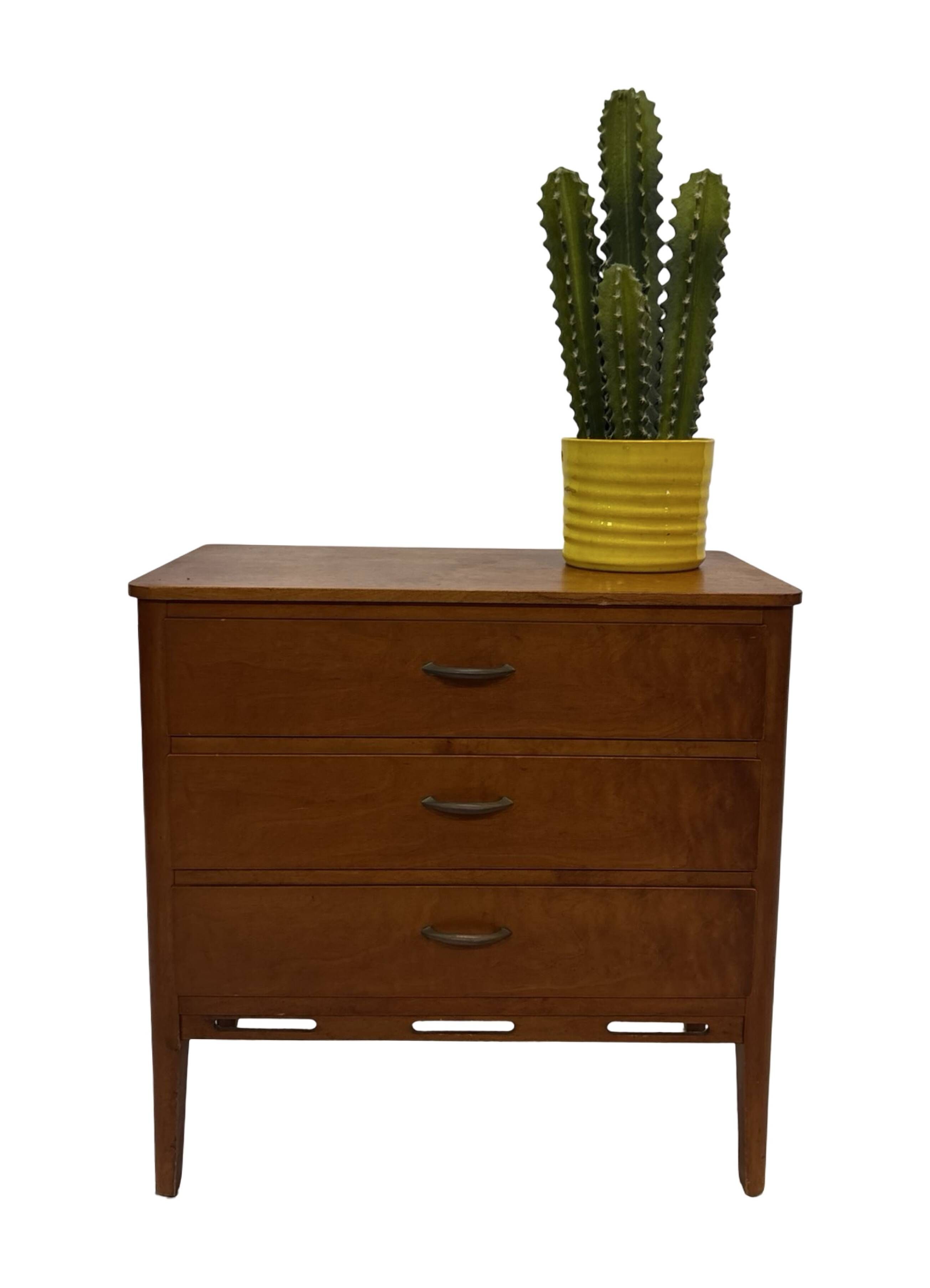 Petite commode vintage des années 1960 en chêne.