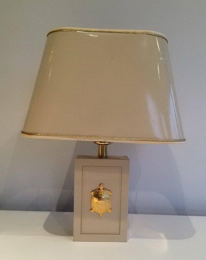 Paire de lampes à décor de tortues dorées