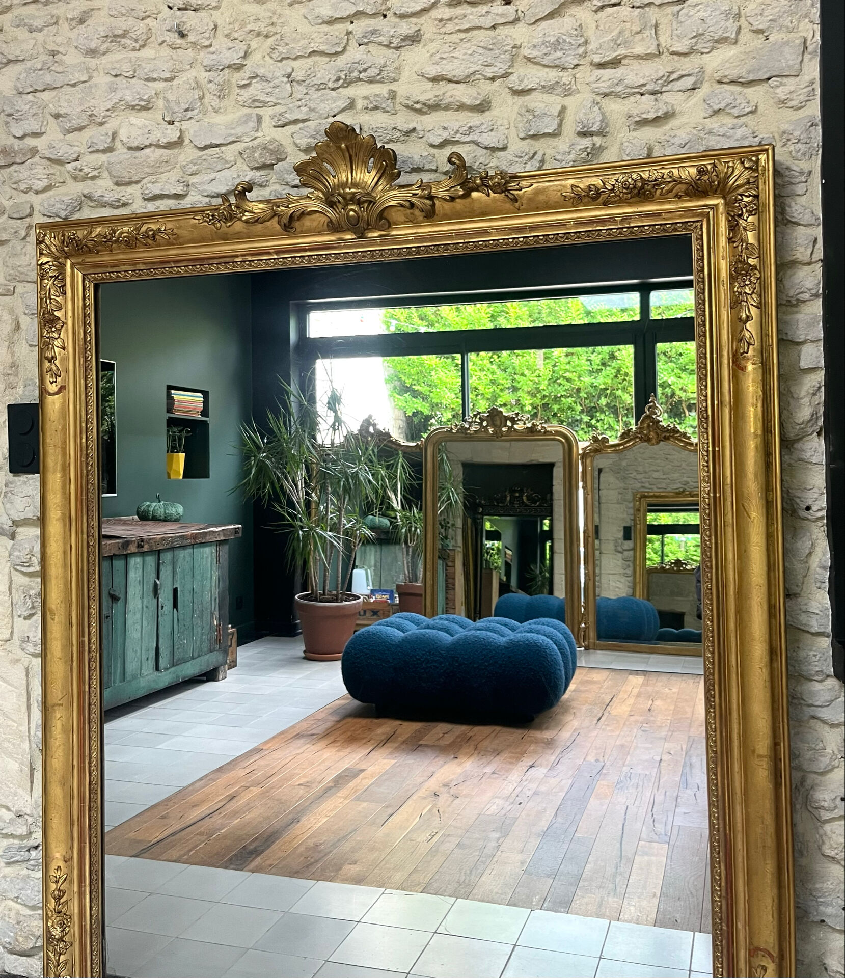 Fireplace mirror with pediment and pearl 178.5/151cm gold leaf, mercury