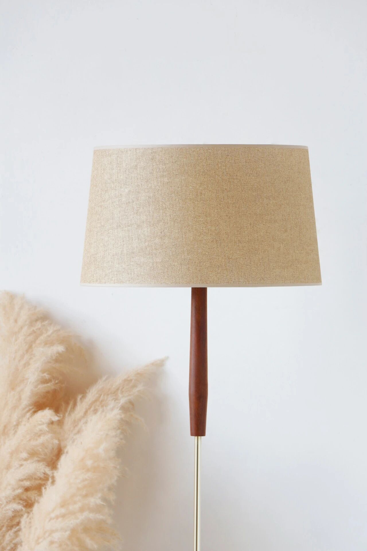 Vintage teak floor lamp from the 60s – renovated & chic design
