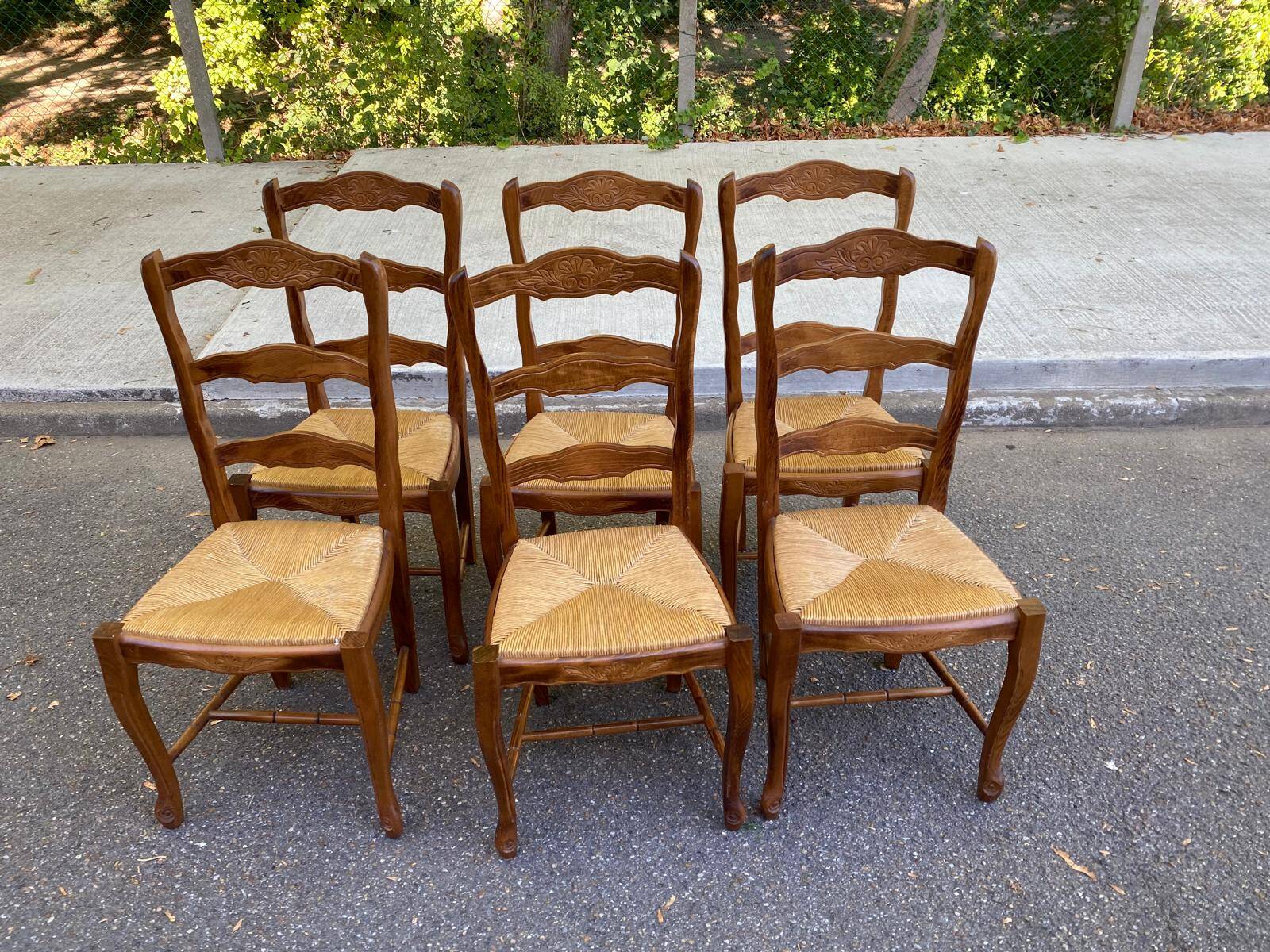 Set of 6 Provençal Louis XV chairs in solid oak with straw seats 198