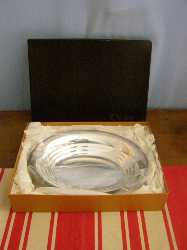 Oval hollow plate in silver metal 5%, Goldsmithing "St Médard Orfèvres"