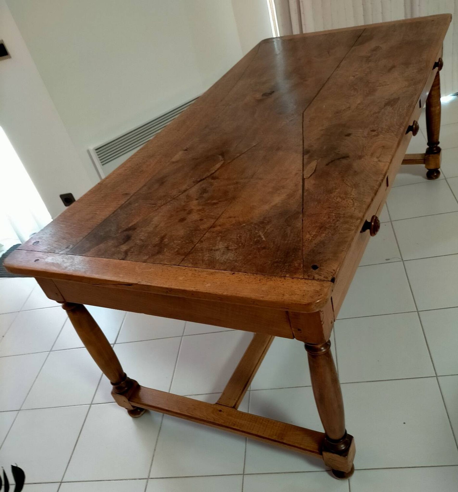 Farm table