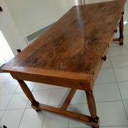 Farm table