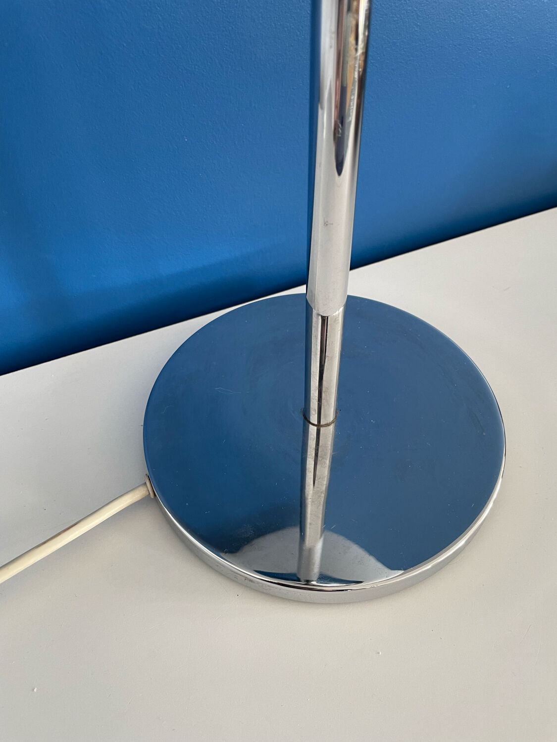 White opaline lamp kaiser leuchten