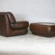 Ensemble fauteuil et table basse cuir, Italie, circa 1970. space age