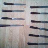 lot of 10 old bakelite and stainless steel knives from the 60s in good condition