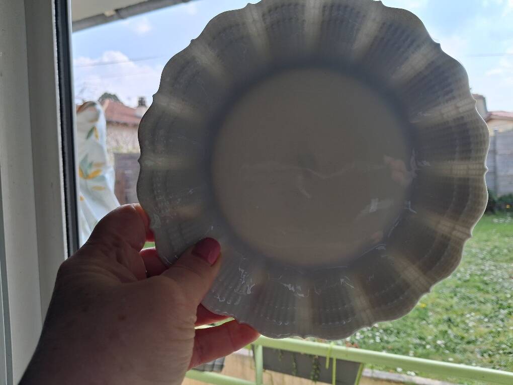 12 dessert plates in Limoges porcelain by Maison Giraud