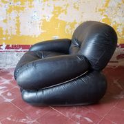 Set of 2 okay black leather lounge chairs by Adriano Piazzesi, 1970
