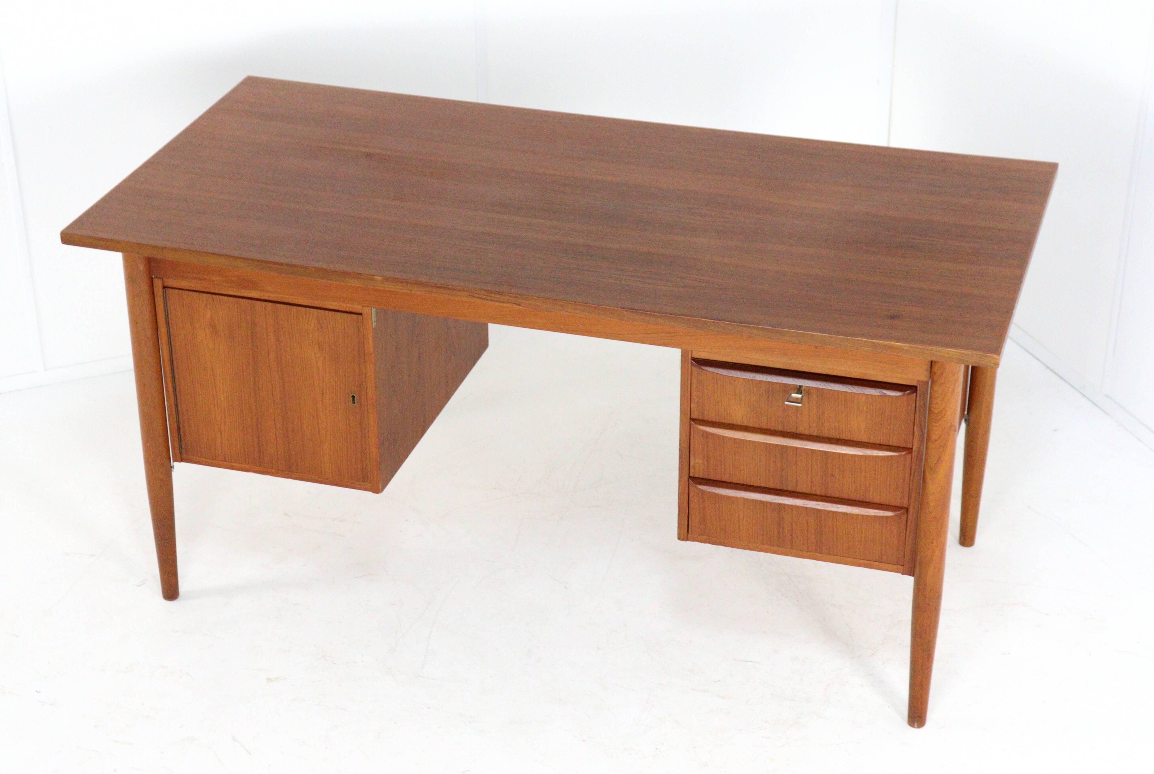 Gunnar Nielsen designer teak desk Tibergaard 'Hesselballe'