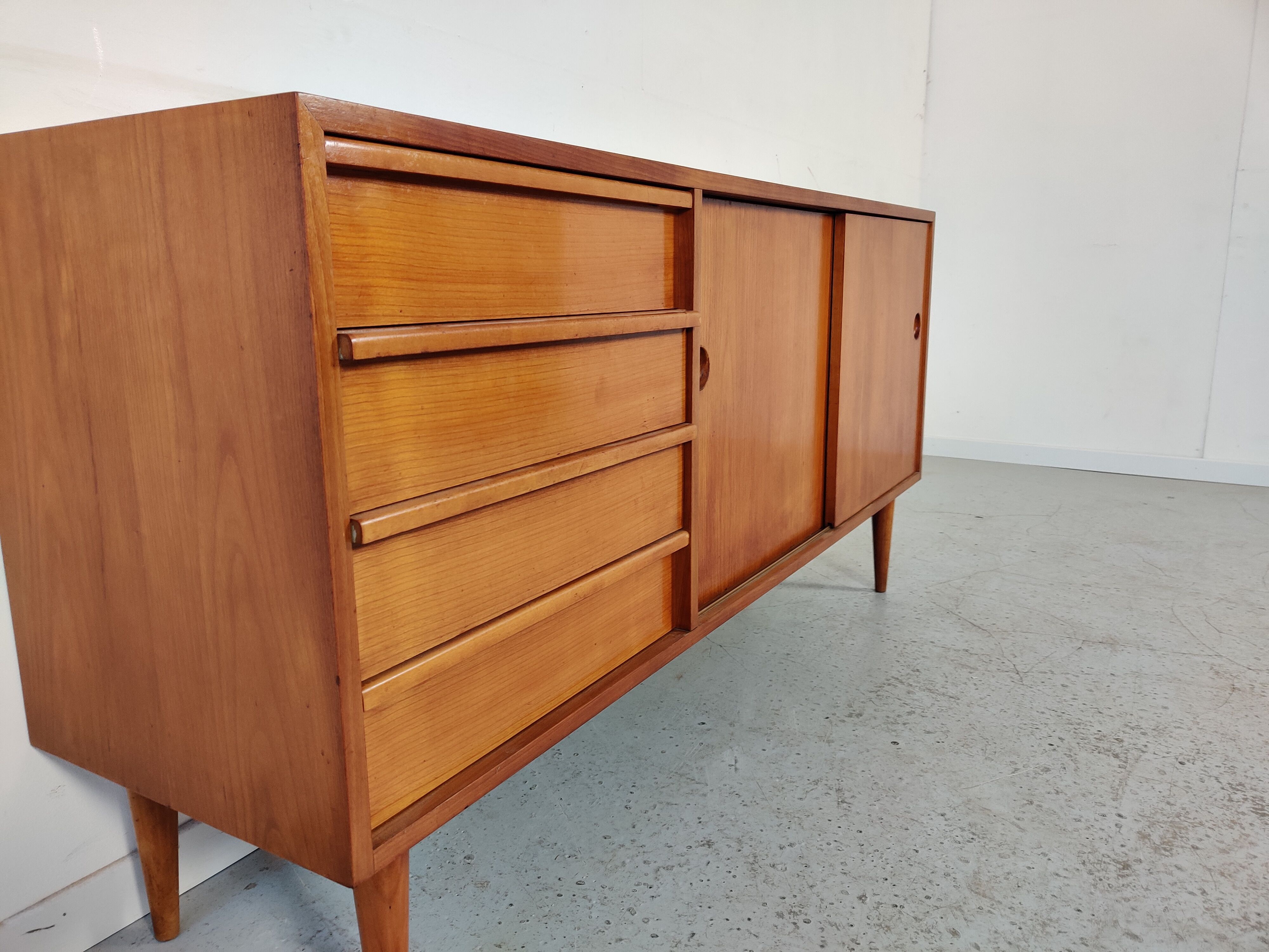 Scandinavian sideboard 60