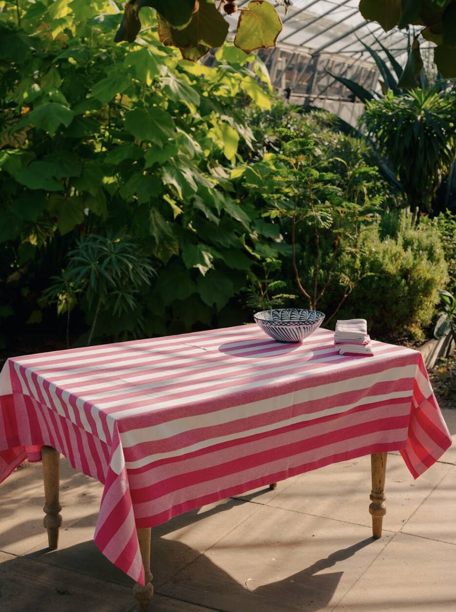 Pink striped tablecloth: 240cm x 170cm
