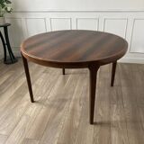 Dining table in rosewood, for 4 to 6 people.