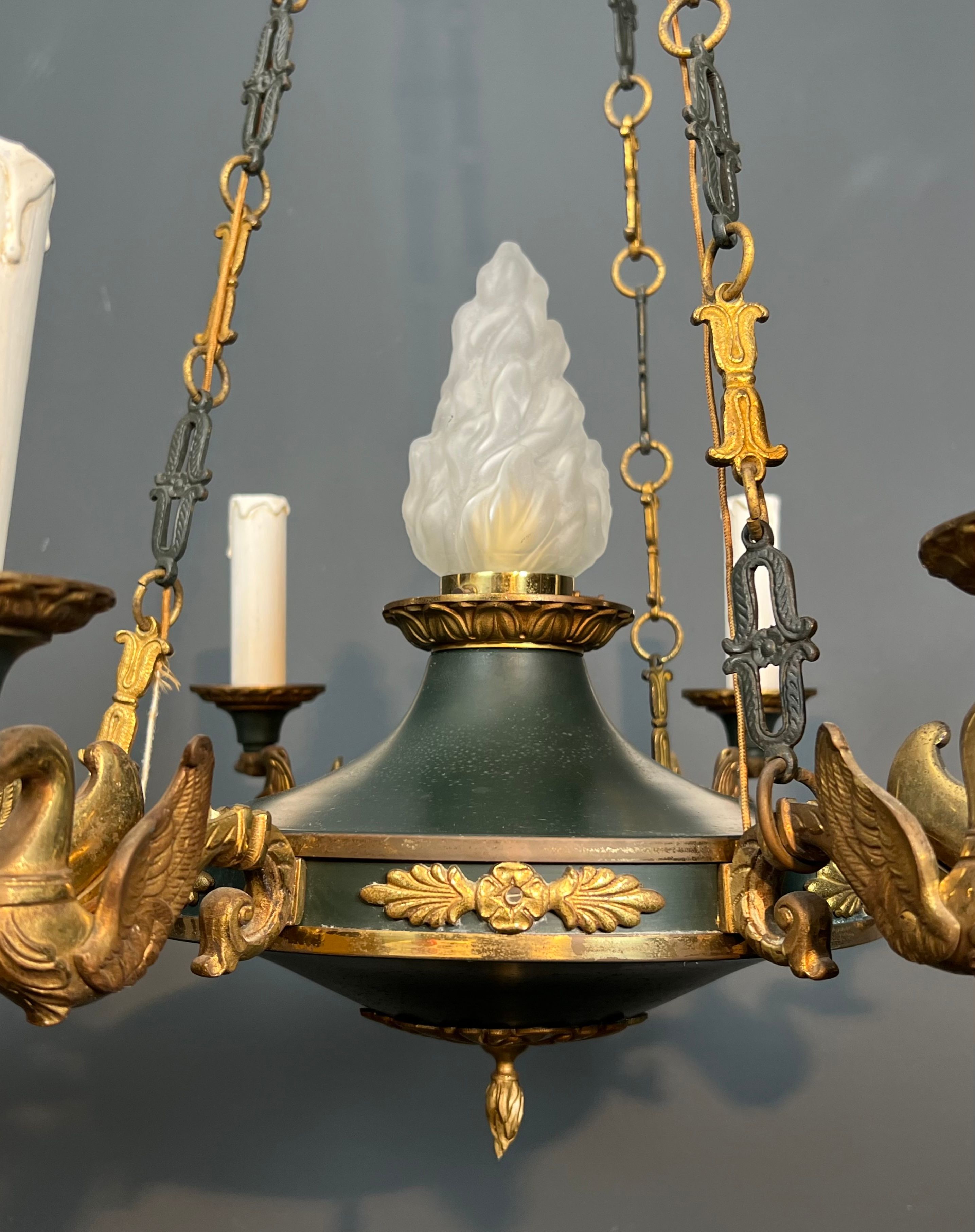 Lustre de style Empire en bronze, tôle verte et flamme en verre moulé