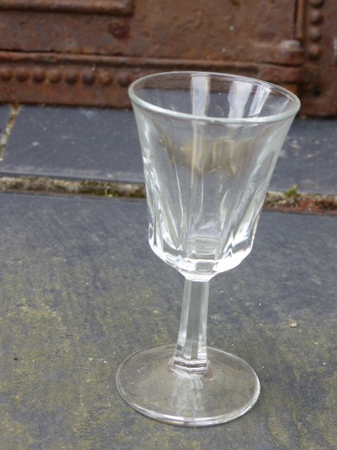11 vintage glasses liqueur 1970
