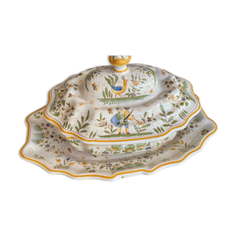 Tureen in Moustiers Sainte Marie