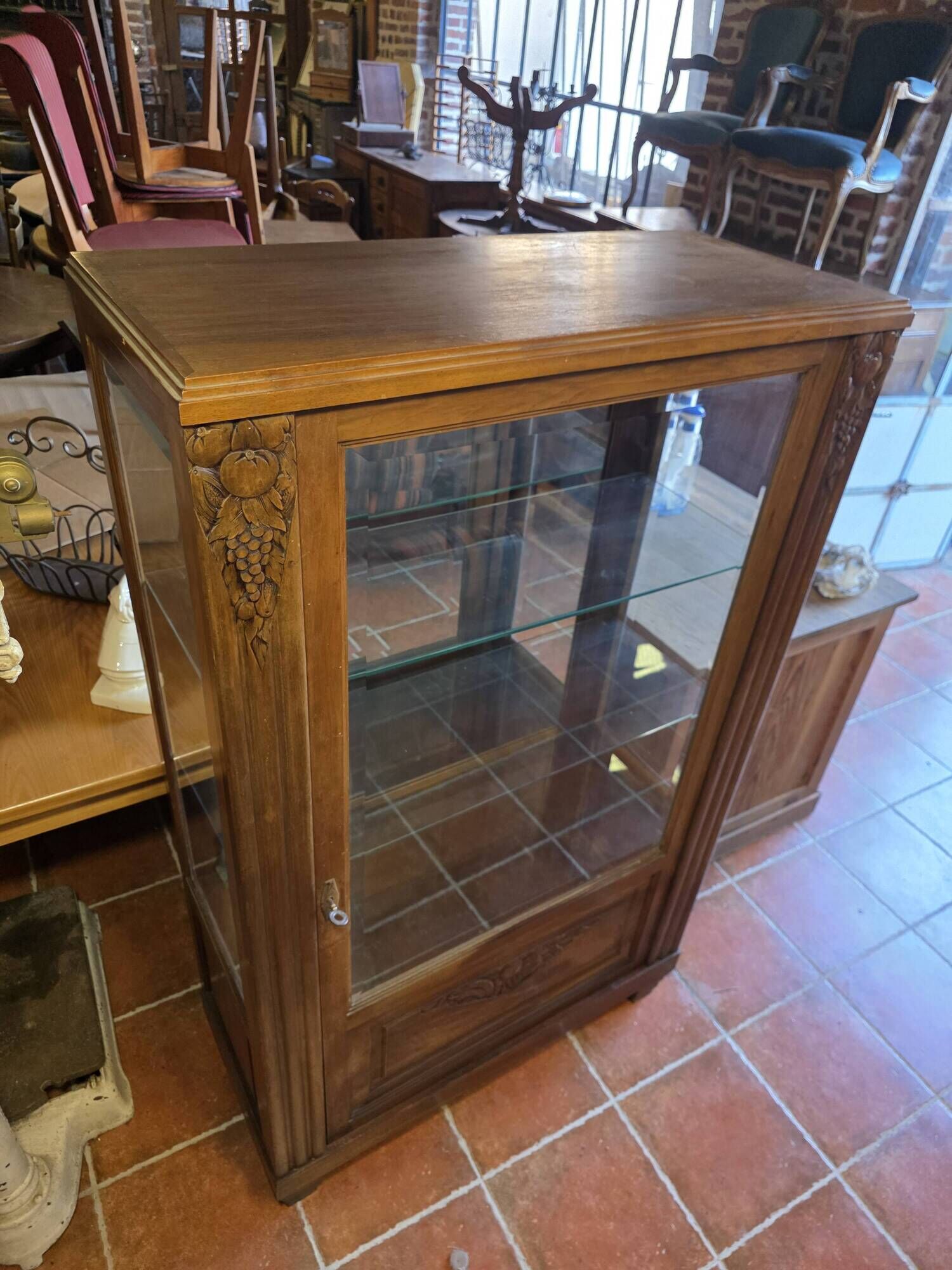 Vitrine art déco en acajou années 1930