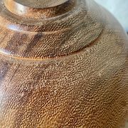 Lampe en bois massif sculpté, Art déco 1930 vintage