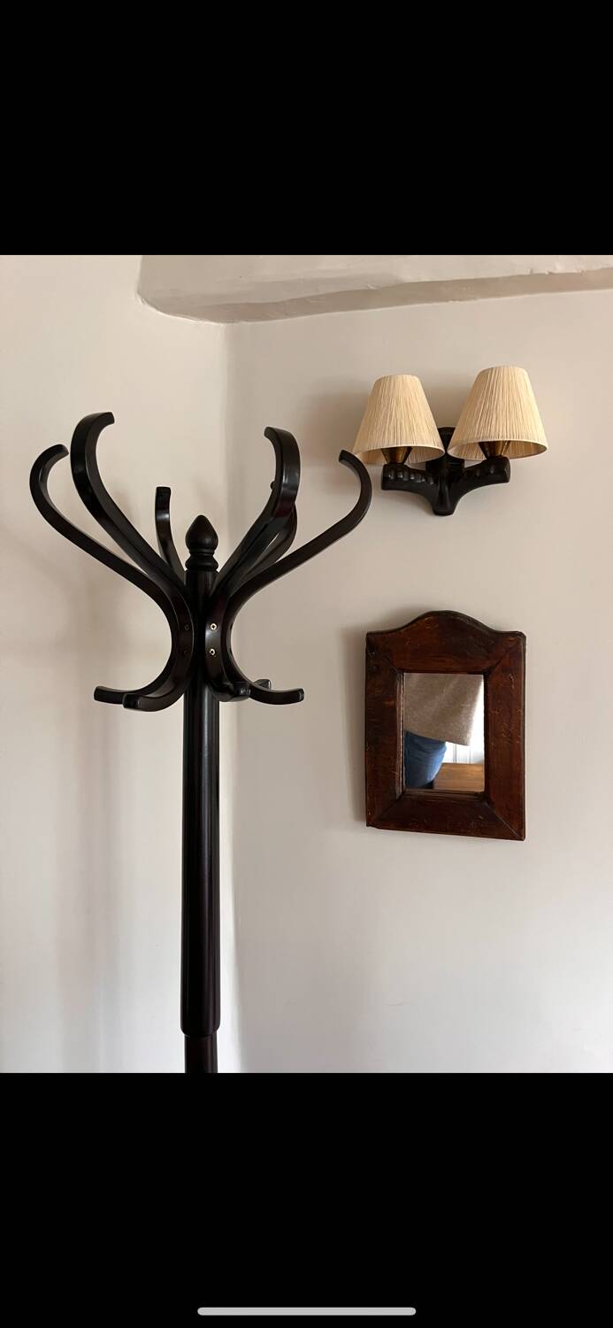 Baumann coat rack