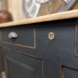 Buffet enfilade of trade