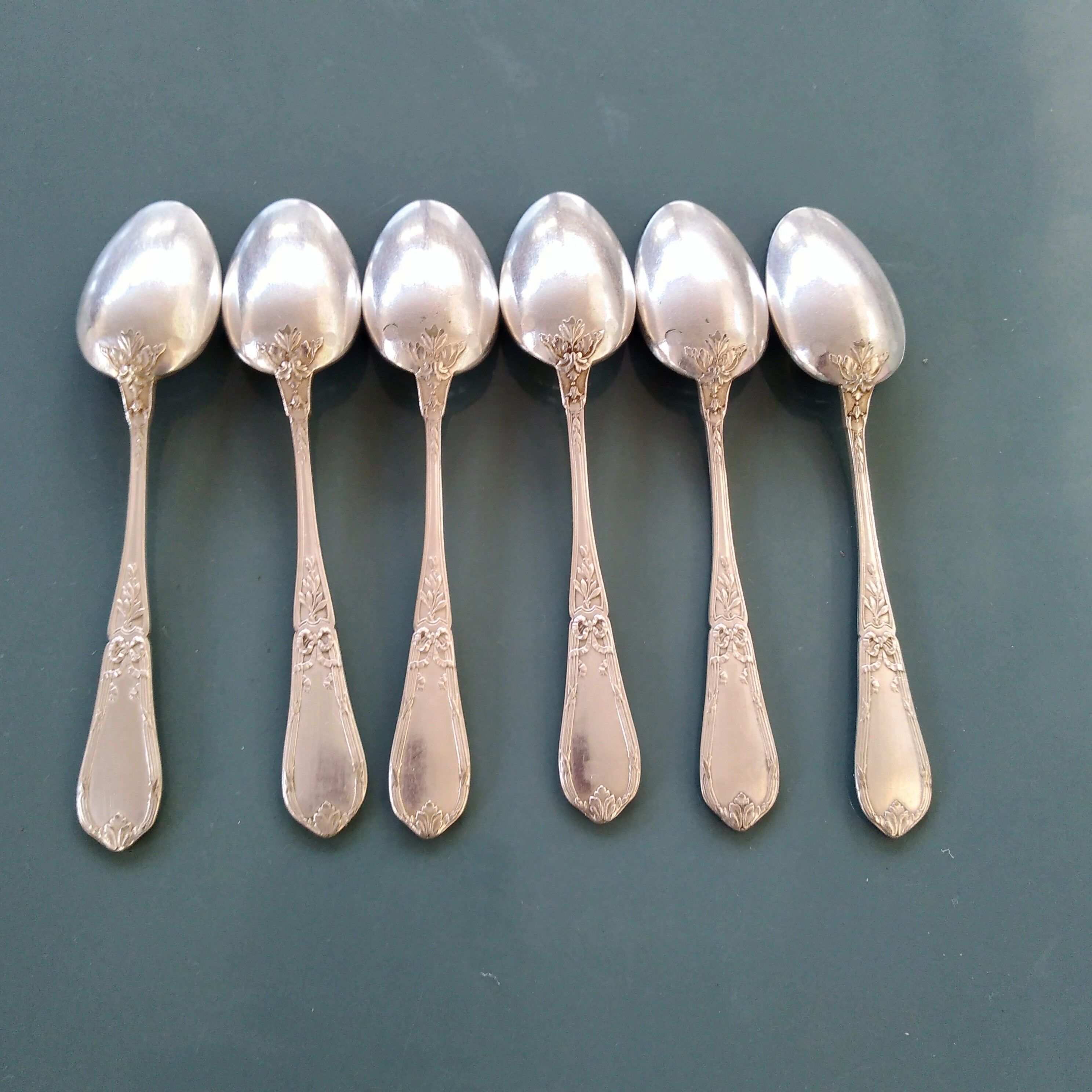 Silver metal teaspoons