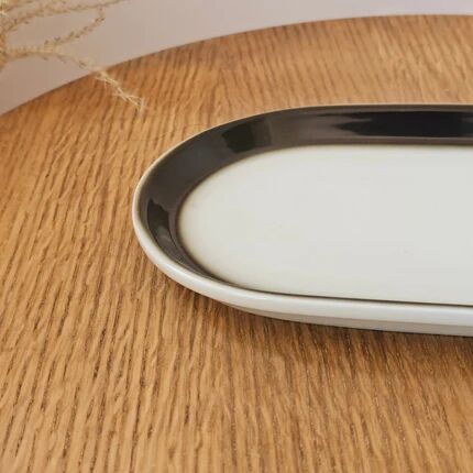 Superb small Mosa Maastricht tray in white and brown porcelain.