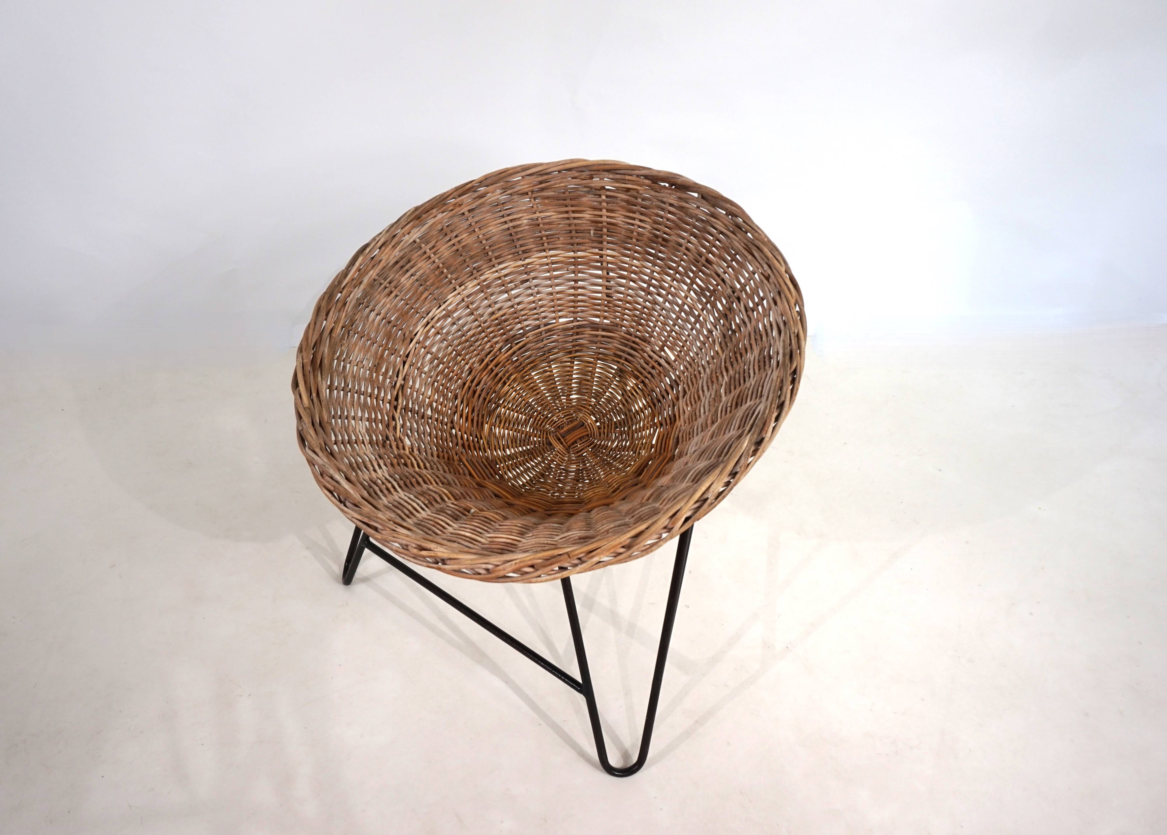 Rattan basket pod lounge chair, 1960