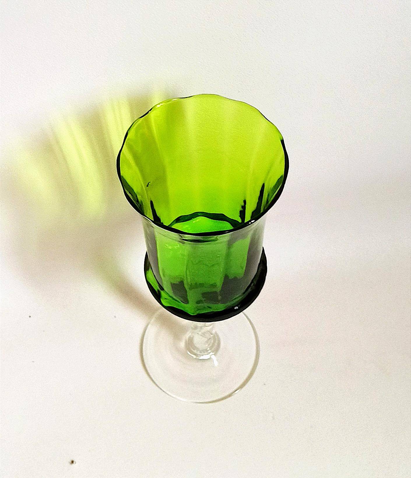 Emerald green chalice Empoli 70s Height 32 cm