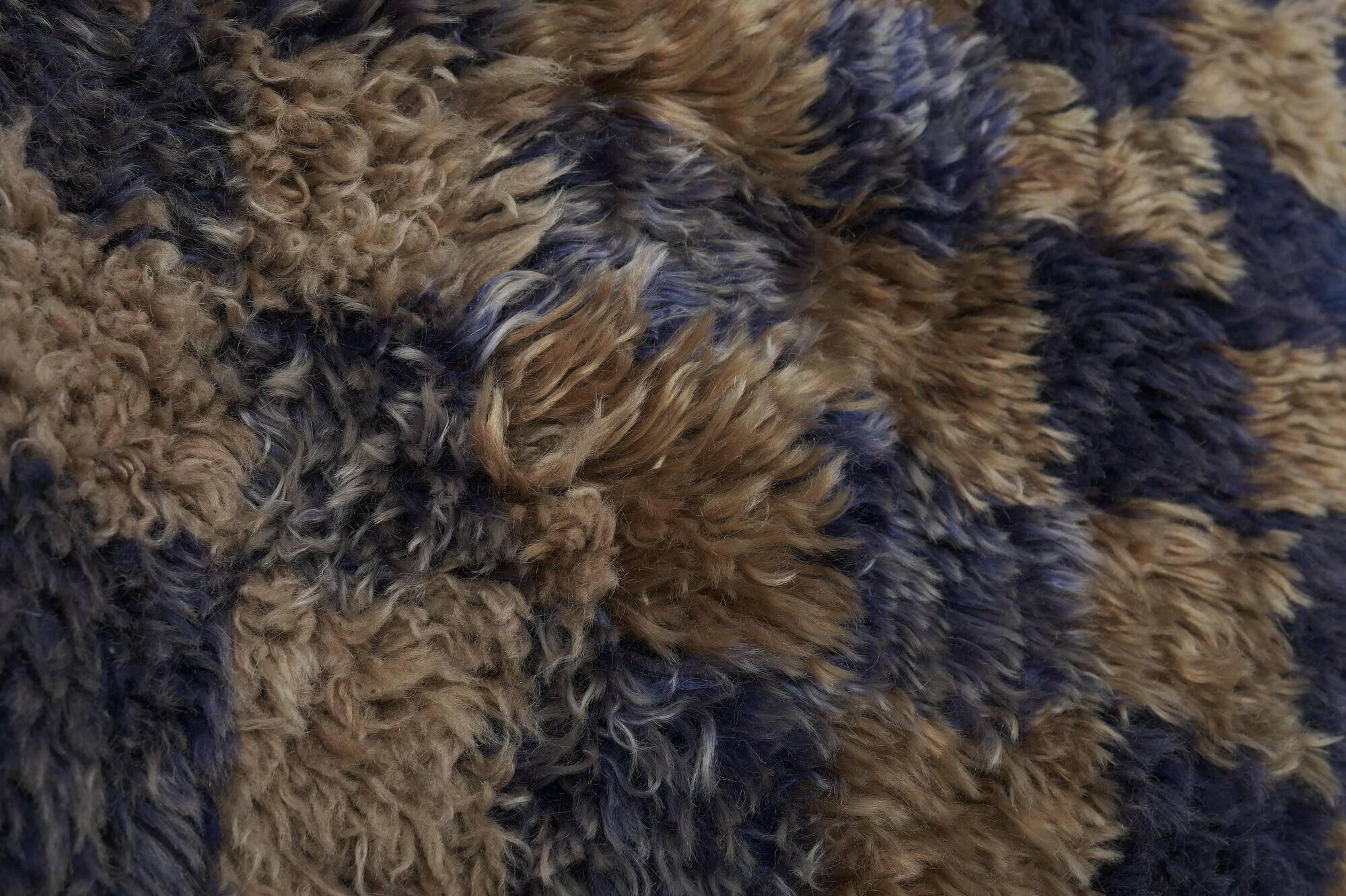 Vintage Turkish handmade rug 136x179 cm