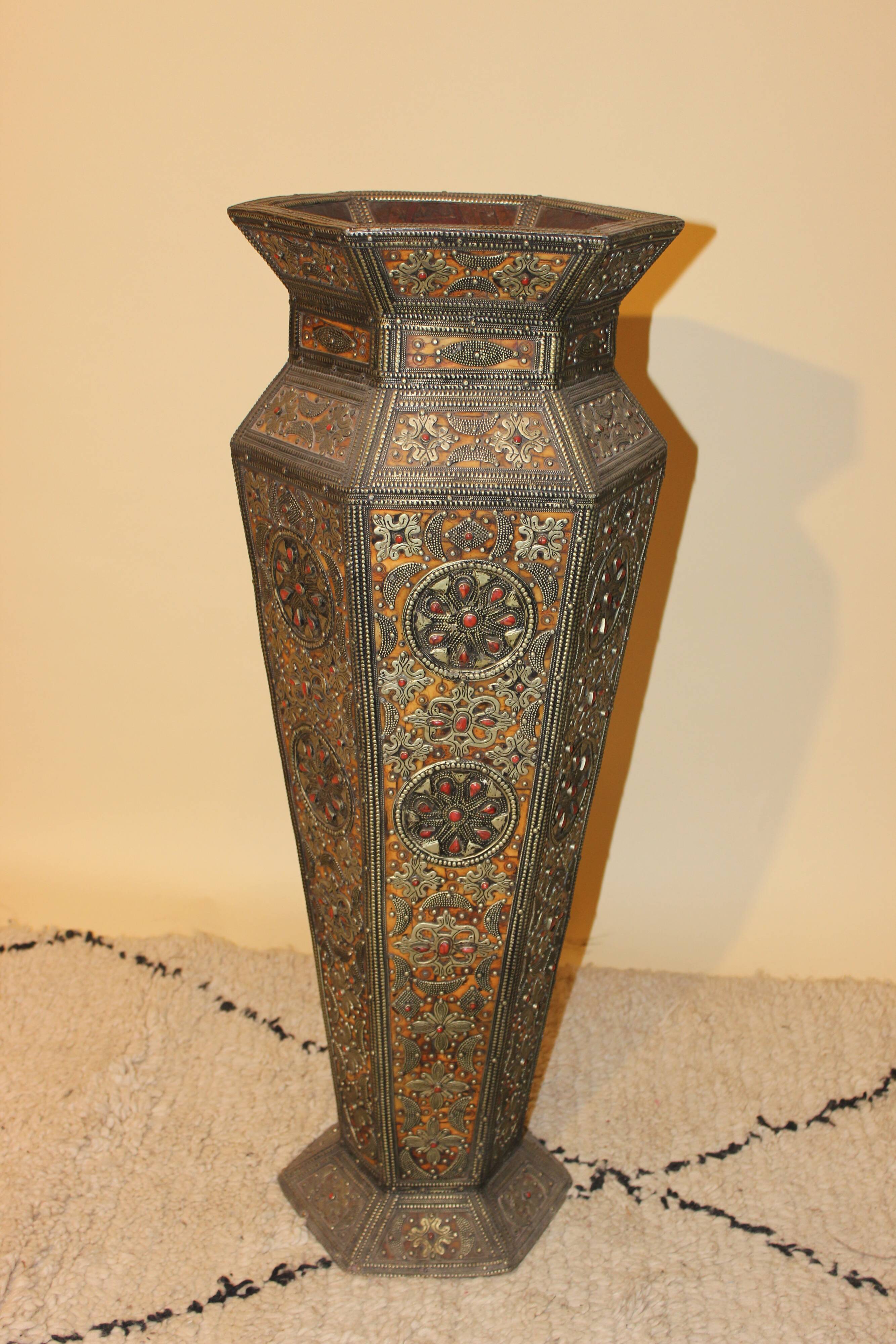 Wooden vase