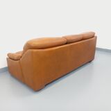 Vintage cognac camel leather canapé from the 1970s.