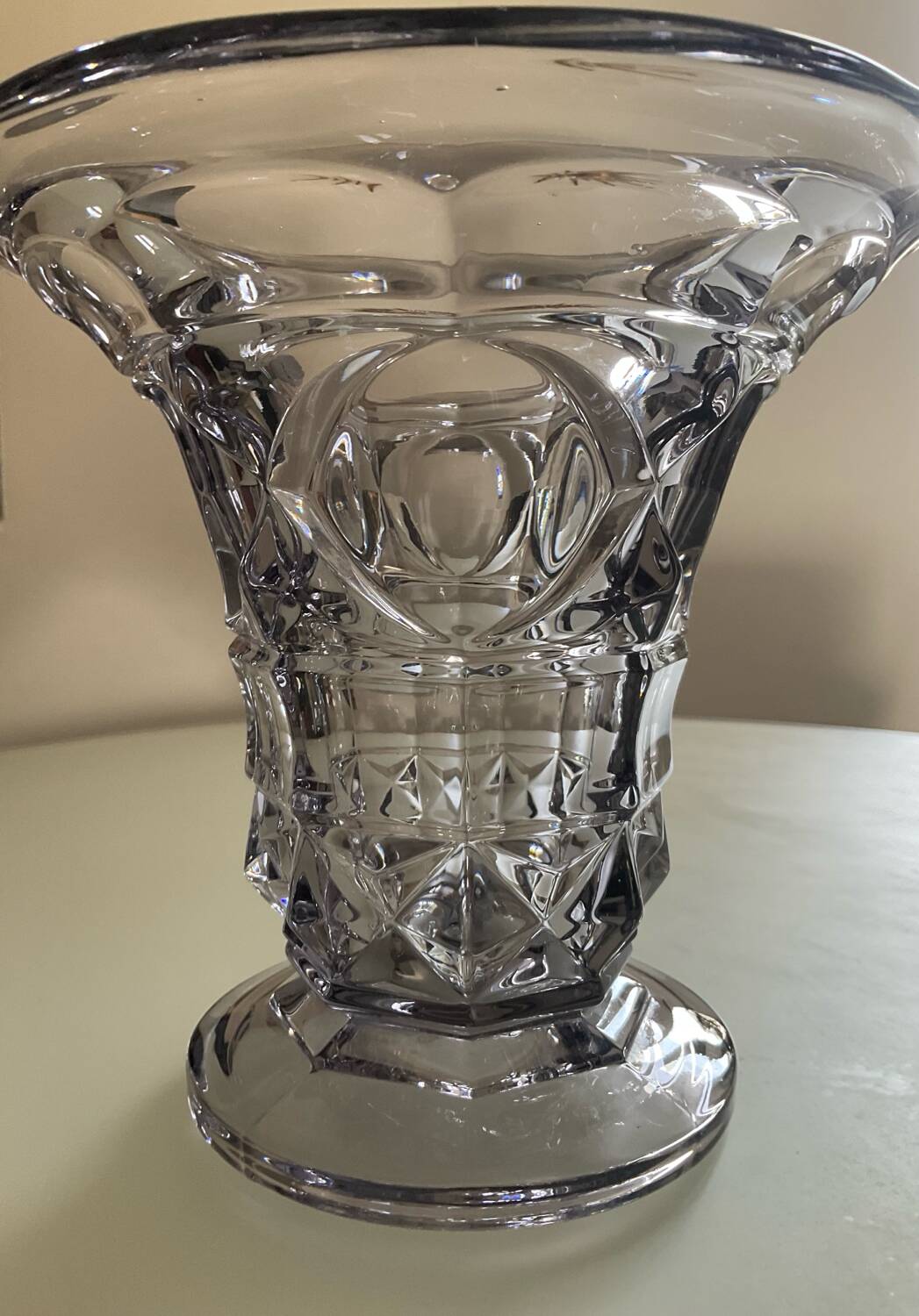 Art Deco vase in purple crystal