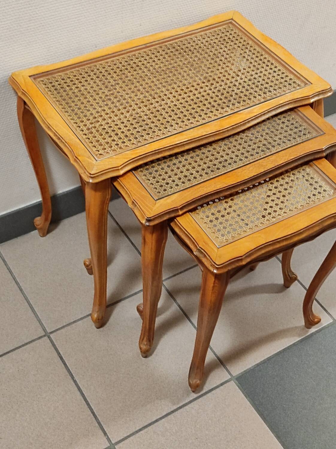 Antique vintage nesting table