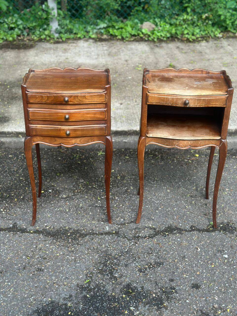 2 Louis XV bedside tables made of curved solid wood with drawers, 1920.