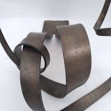 Bougeoir brutaliste en métal effet bronze .