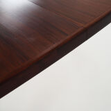 Table ovale, recouverte de placage de palissandre, années 70