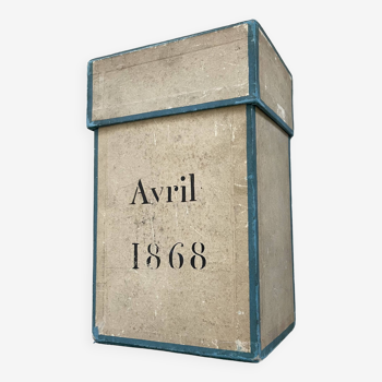 Boîte en carton ancienne datée Avril 1868