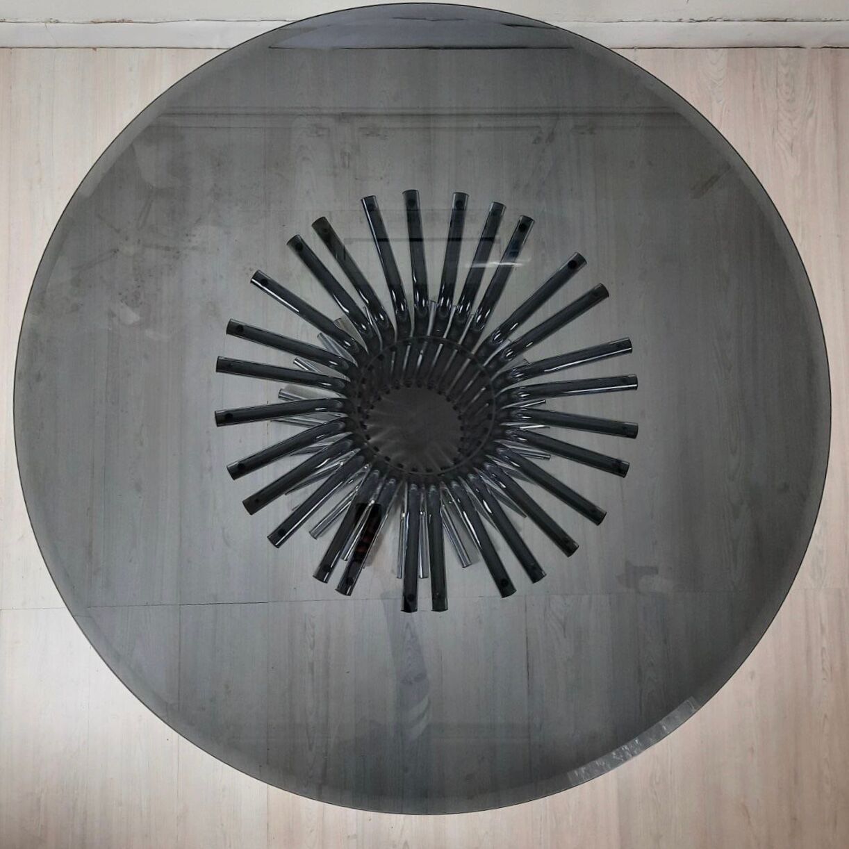 Table des années 70, acier et cristal,