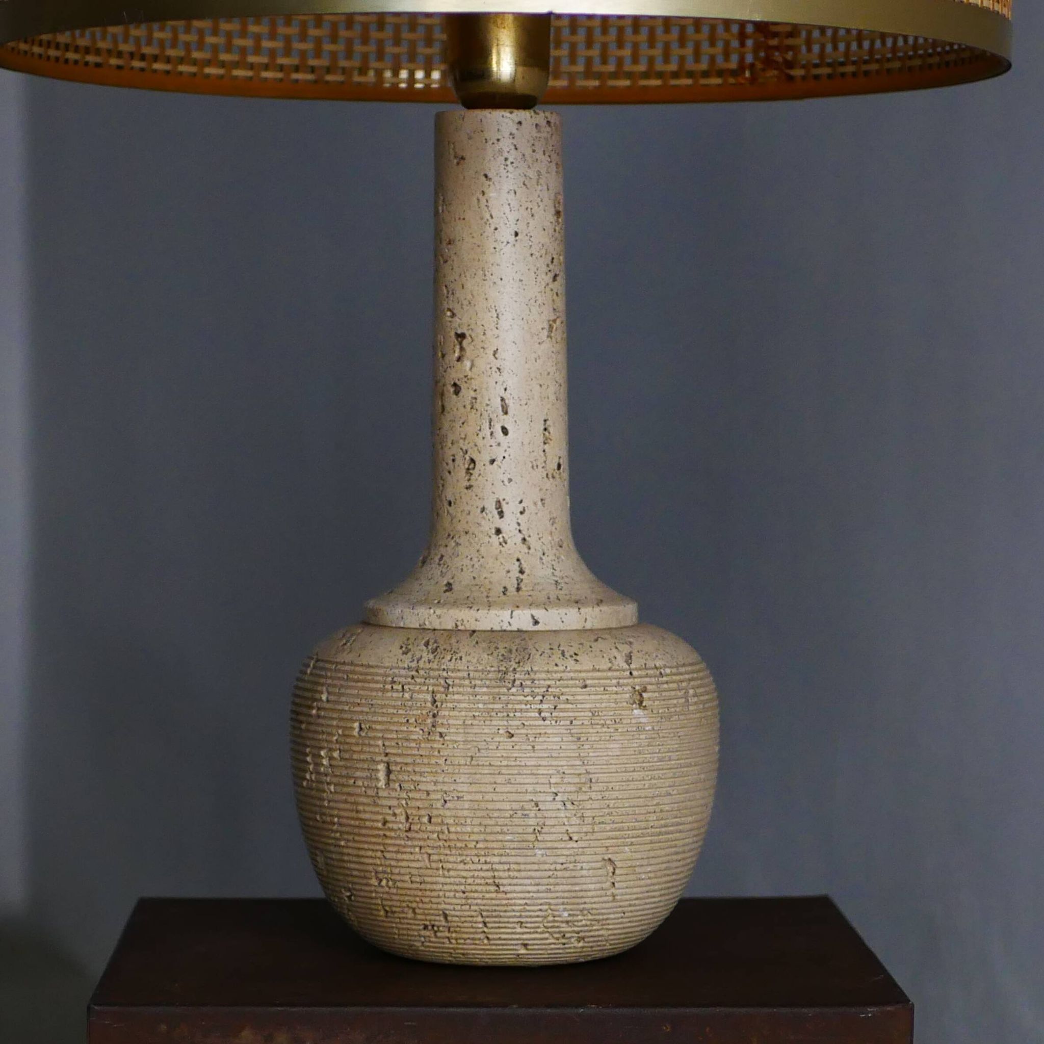 Large table lamp in travertine - Attributed to Mannelli production
