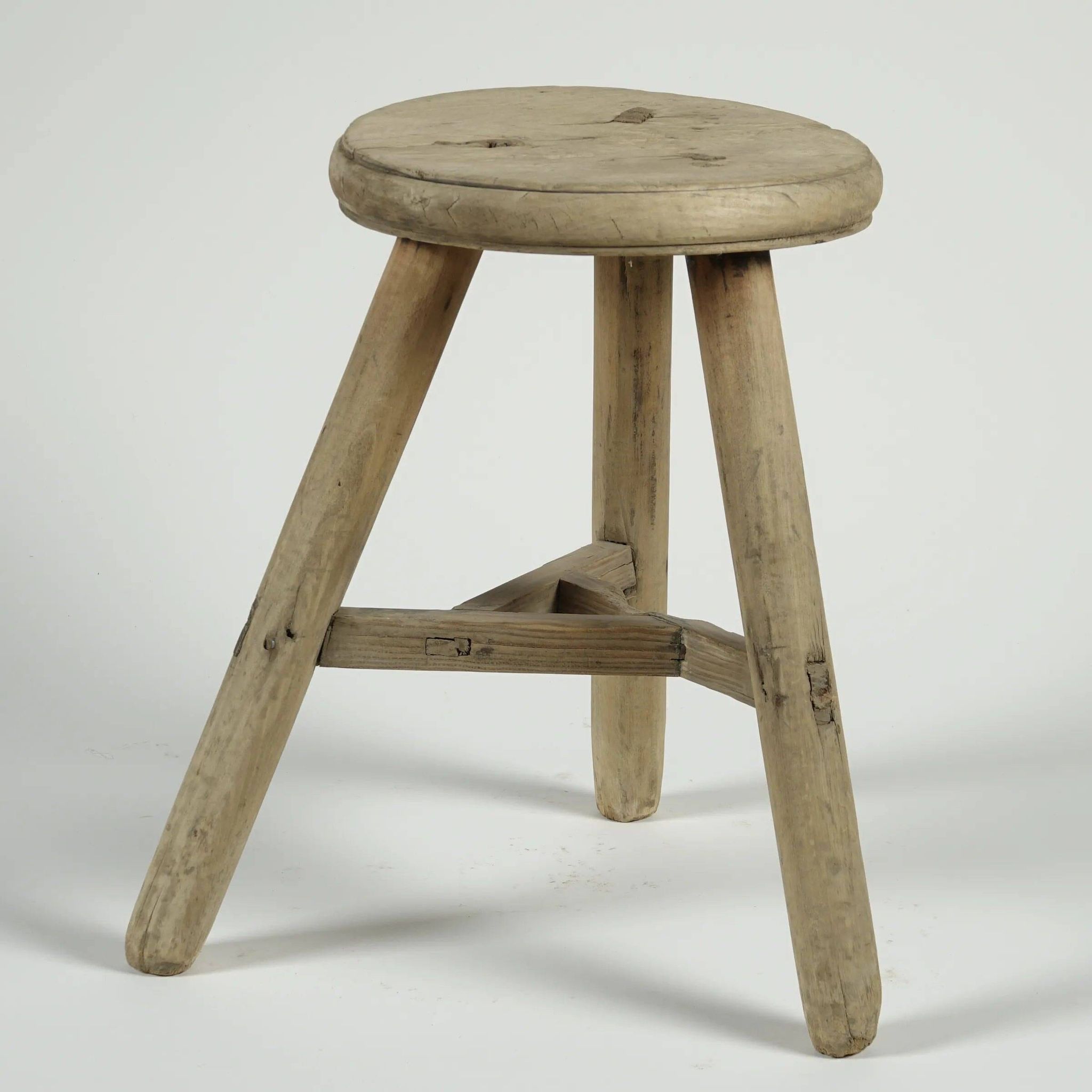 Gong - Antique Chinese elm stool, round seat no. 10
