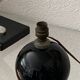 Lampe sphérique, verre opalin noir, Art Déco