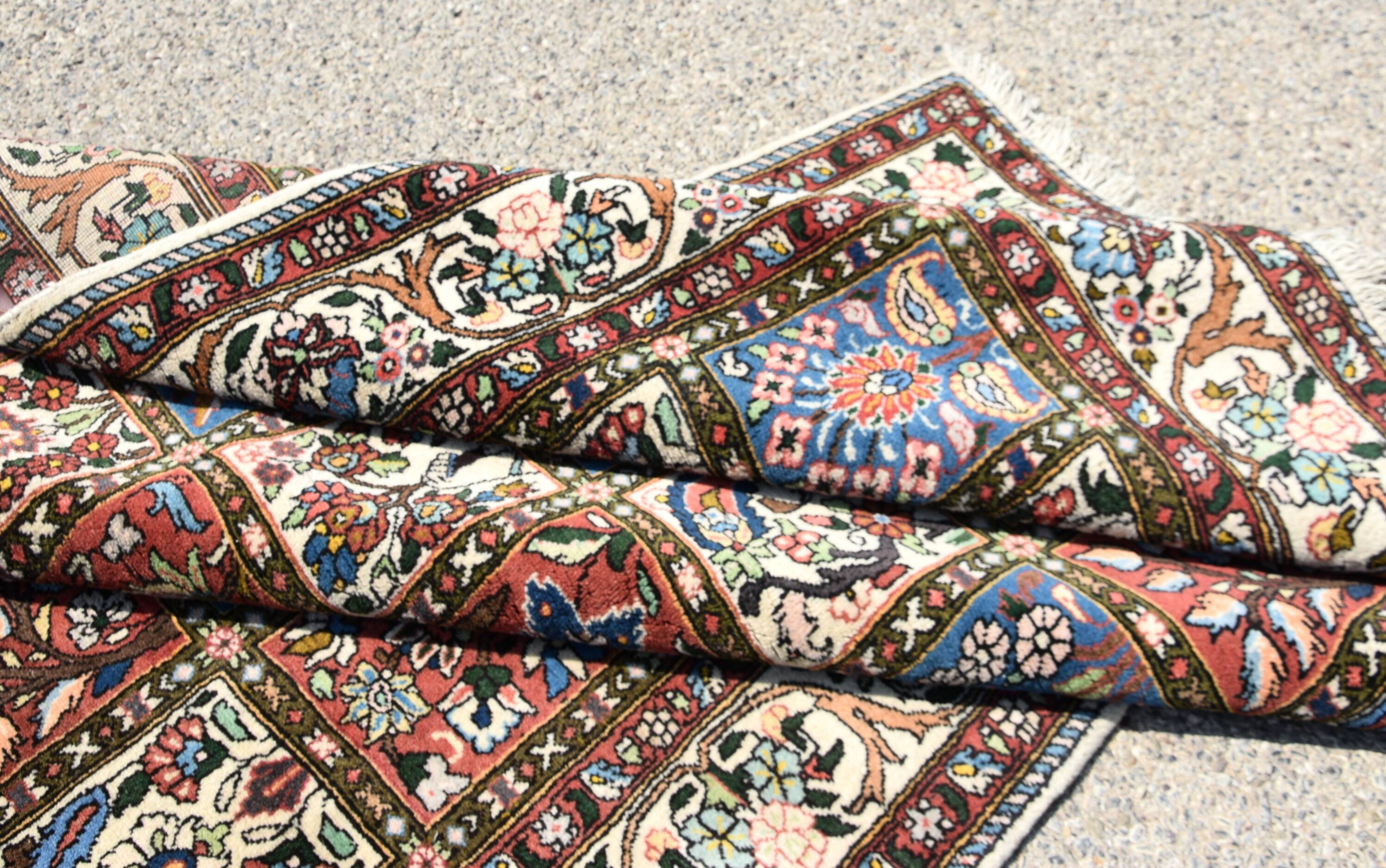 Oriental Persian Rug Iran Bakthiar Chaleshotor: 1.60 X 2.40 Meters