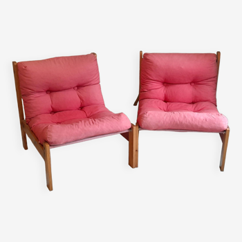 Pair of Scandinavian fireside chairs in 70s pine