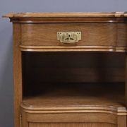 Buffet desserte en chêne dans le style Gustave Serrurier-Bovy, art déco – 1930