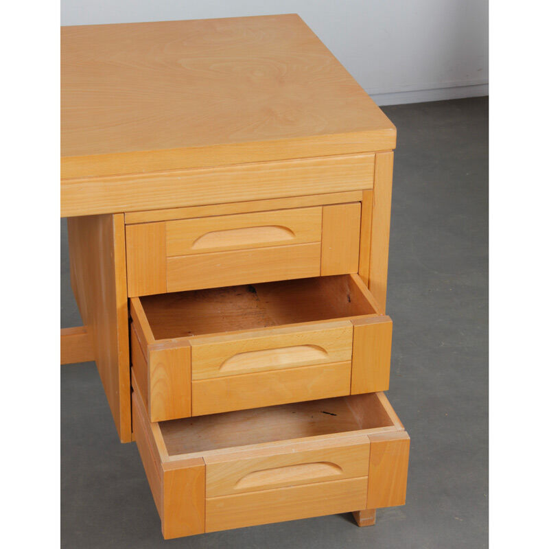 Bureau vintage en bois datant des années 1970