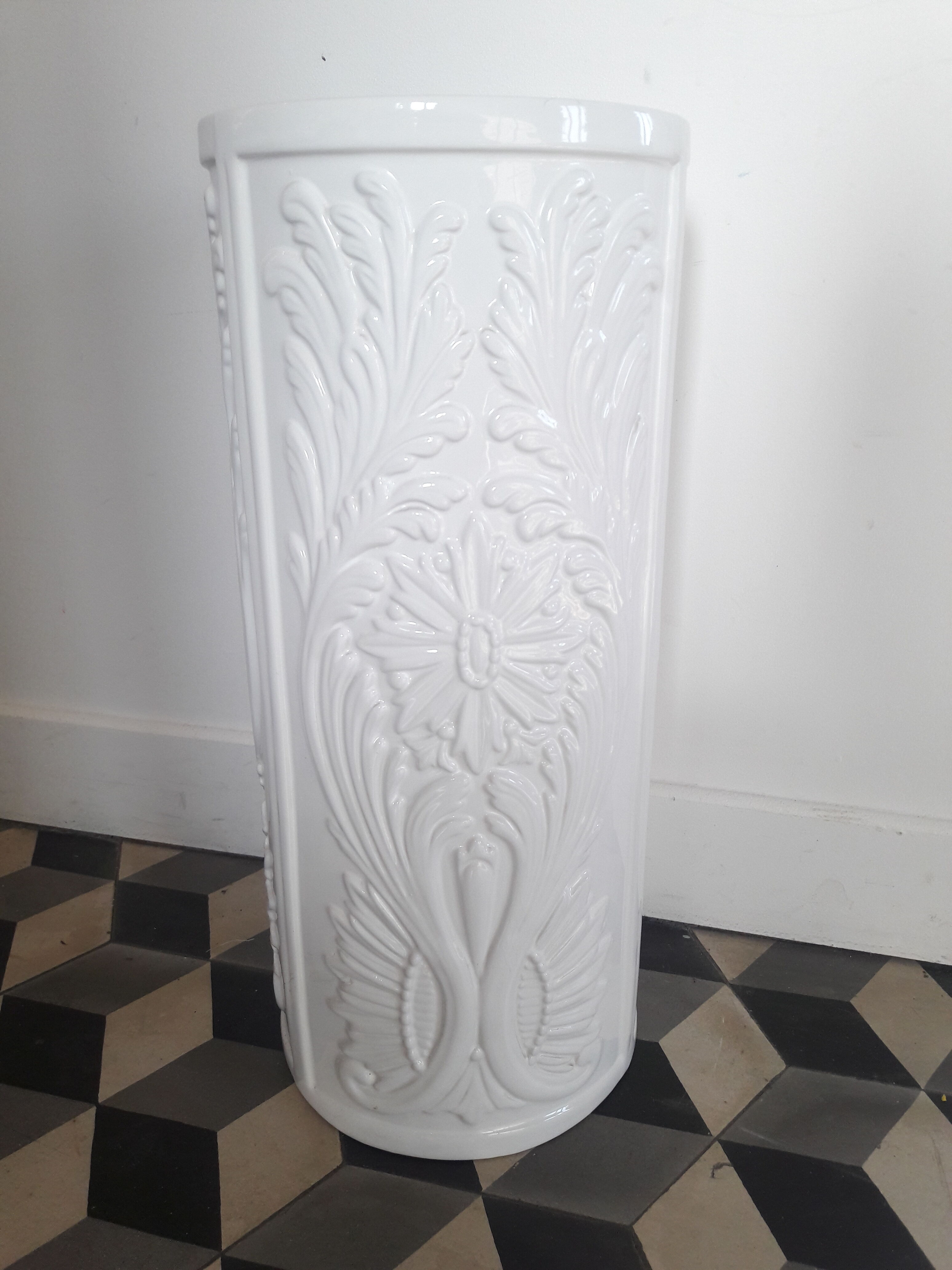 Umbrella door door ceramic canes enamelled white vintage floral motifs